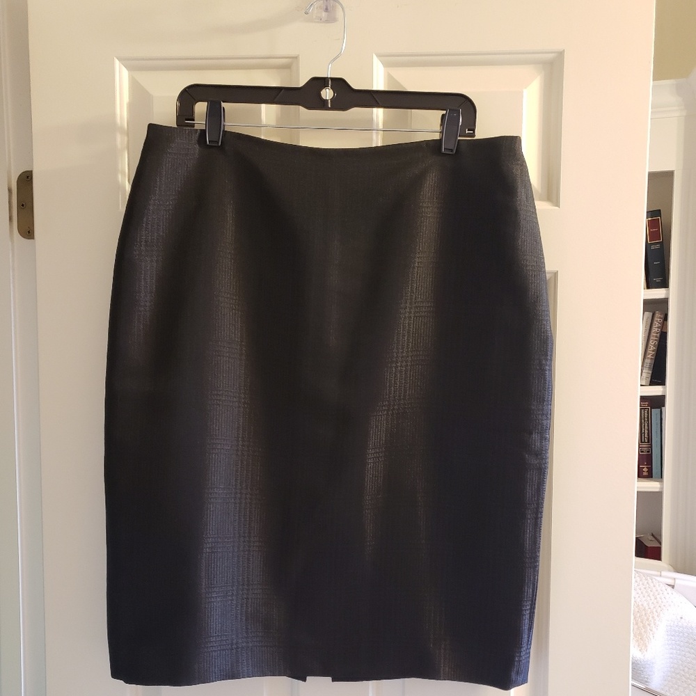 Ellen Tracy Wool and Silk Pencil Skirt